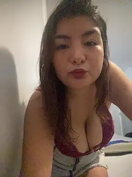 SofiaDinamita online show from August 4, 2026, 4:42 pm