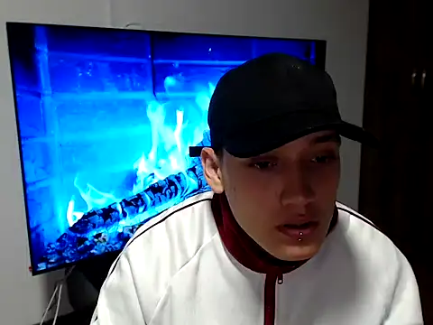Andreshot2026 online show from August 3, 2026, 10:35 pm
