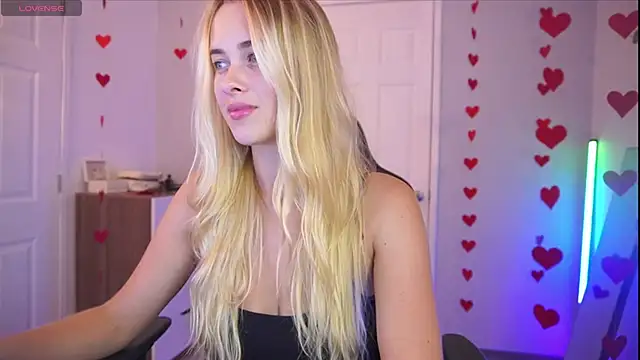 DanikaDillan online show from February 19, 2025, 6:00 am