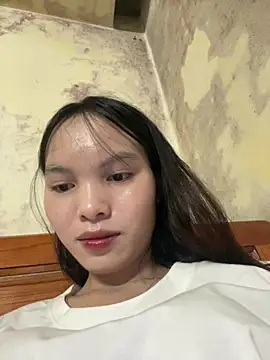 lola2003a online show from August 3, 2026, 2:22 pm