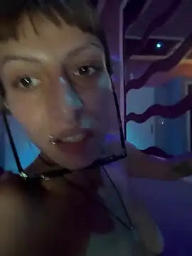 Snapshot of Hannah-Girl chatting on August 4, 2026, 12:08 pm Hannah-Girl online show from August 4, 2026, 12:08 pm