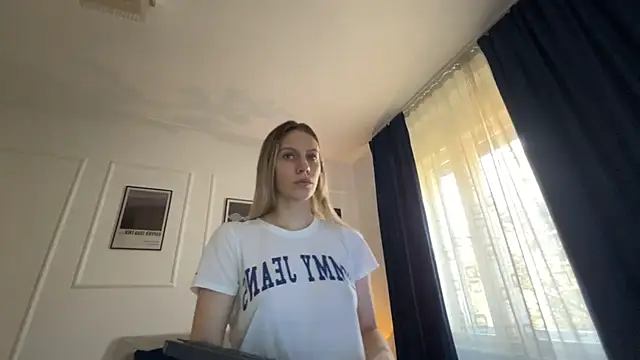 CherryRoseLove  online show from August 4, 2026, 1:03 pm