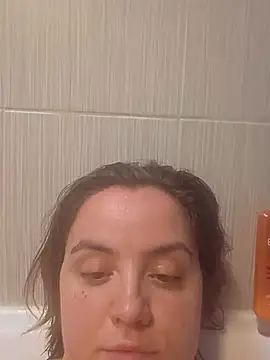 CurvyMia XX online show from August 5, 2026, 5:16 pm
