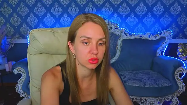 GabriEllla 4U online show from August 3, 2026, 1:38 pm