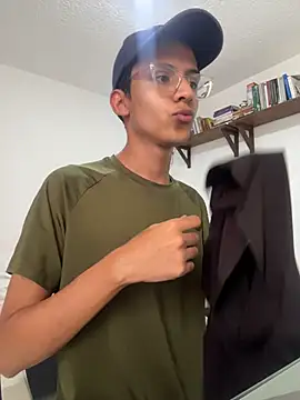 ItsVelour online show from August 4, 2026, 5:59 pm