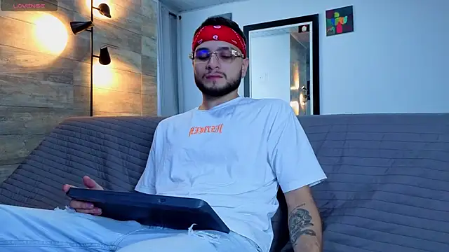 AngeloSaavage online show from August 6, 2026, 1:24 pm