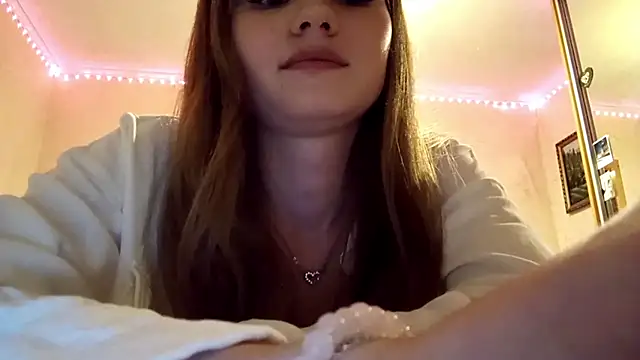 LiziArms online show from August 4, 2026, 5:26 pm