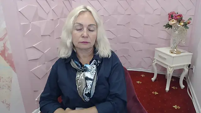 Jinna luvv online show from August 5, 2026, 10:40 am