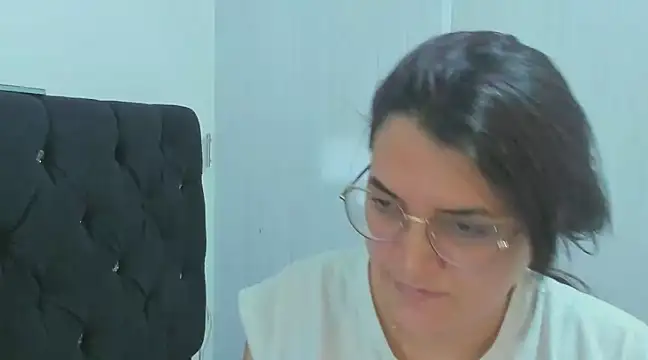 MARILYN GARCIA online show from December 11, 2024, 7:57 pm