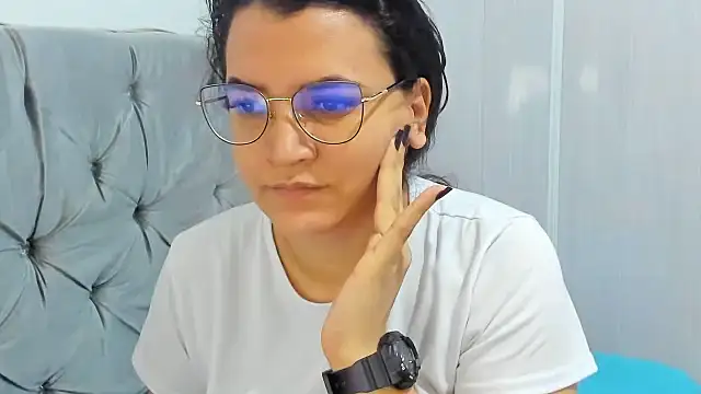 MARILYN GARCIA online show from January 19, 2025, 1:55 pm