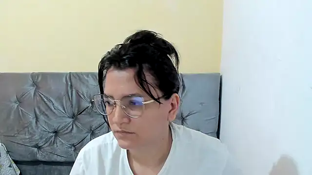 MARILYN GARCIA online show from January 30, 2025, 4:45 pm