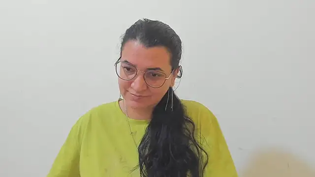 MARILYN GARCIA online show from December 20, 2025, 2:02 pm