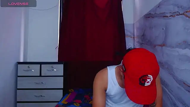 Kevin-Explosivo777 online show from August 5, 2026, 9:39 pm