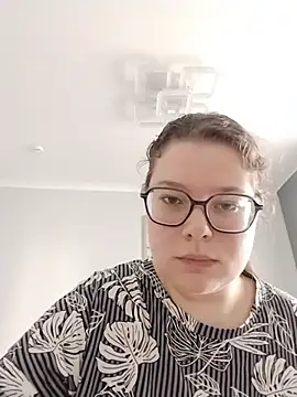 JulieTailor online show from August 9, 2026, 10:53 am