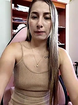Lipzzy sun20 online show from August 8, 2026, 4:31 pm