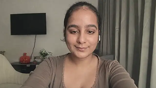 Amishapatel47 online show from August 9, 2026, 5:07 pm
