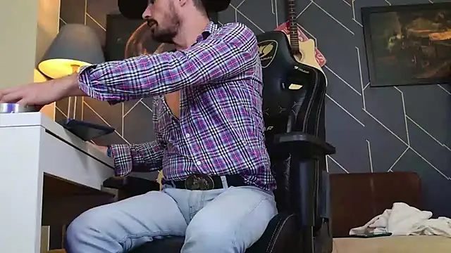 ChrisKox online show from December 13, 2025, 7:53 pm