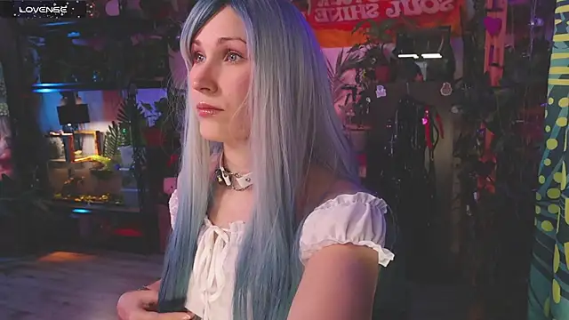 Dead Butterfly online show from December 22, 2025, 3:58 am