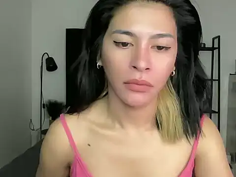 Snapshot of your_bianca69 chatting on January 4, 2025, 12:48 am your bianca69 online show from January 4, 2025, 12:48 am