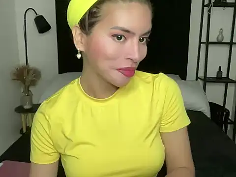 Snapshot of your_bianca69 chatting on September 16, 2025, 12:11 am your bianca69 online show from September 16, 2025, 12:11 am