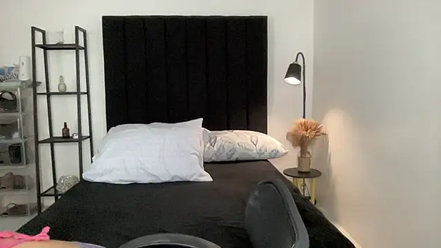 Snapshot of your_bianca69 chatting on March 31, 2026, 1:07 am your bianca69 online show from March 31, 2026, 1:07 am