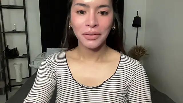 Snapshot of your_bianca69 chatting on April 11, 2026, 1:32 am your bianca69 online show from April 11, 2026, 1:32 am