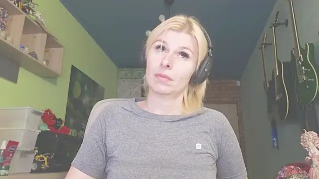 karmija online show from November 11, 2025, 9:15 pm