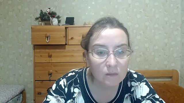 Smart Rose online show from February 3, 2026, 11:21 pm