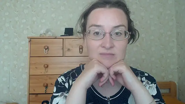Snapshot of Smart_Rose chatting on May 19, 2026, 12:33 pm Smart Rose online show from May 19, 2026, 12:33 pm