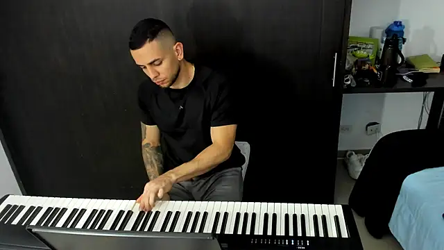 logan smith online show from October 10, 2025, 12:31 am