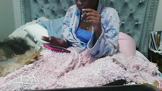 Beautifulkash online show from November 29, 2025, 1:25 pm