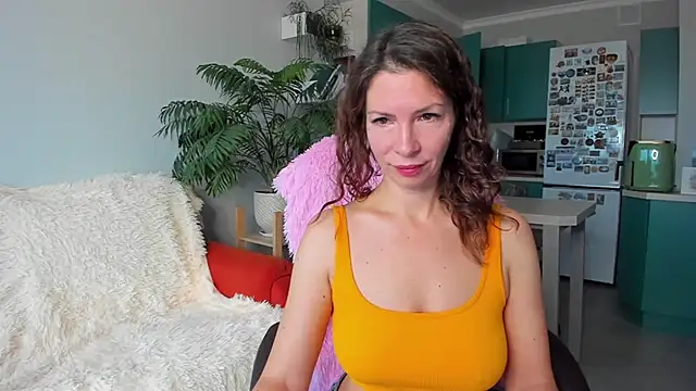 Snapshot of ChristinaGlory chatting on October 24, 2025, 8:00 am ChristinaGlory online show from October 24, 2025, 8:00 am