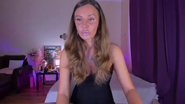 EmmaAbramson online show from May 19, 2026, 10:21 am