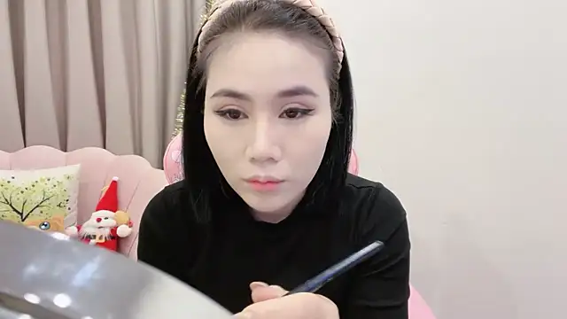 Snapshot of Meilian2021 chatting on December 19, 2024, 6:12 am Meilian2021 online show from December 19, 2024, 6:12 am