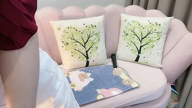 Snapshot of Meilian2021 chatting on February 24, 2025, 4:49 am Meilian2021 online show from February 24, 2025, 4:49 am