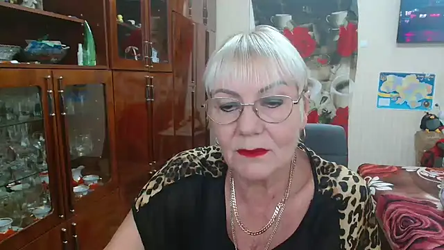 Snapshot of JenaCheim chatting on November 9, 2025, 6:44 am JenaCheim online show from November 9, 2025, 6:44 am