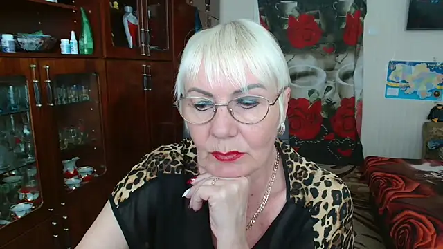JenaCheim online show from May 15, 2026, 6:42 am