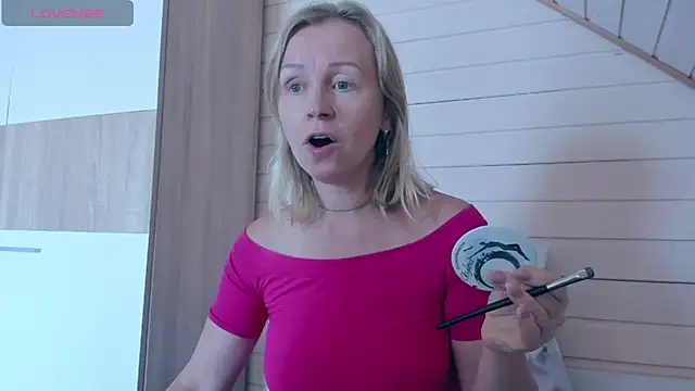 Snapshot of I_AM_MILF chatting on October 17, 2025, 8:06 am I AM MILF online show from October 17, 2025, 8:06 am