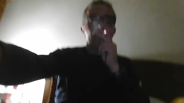 CarlosRocha73 online show from April 8, 2026, 11:27 pm