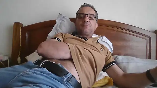 CarlosRocha73 online show from April 9, 2026, 11:04 am