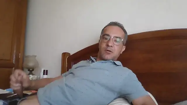 CarlosRocha73 online show from May 25, 2026, 11:05 am