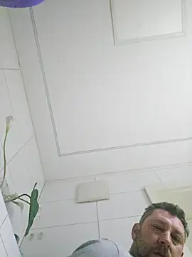 ktmtom247 online show from December 17, 2025, 4:18 am