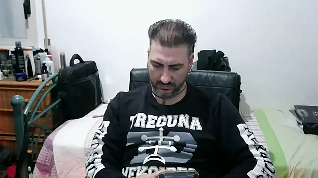 Snapshot of Italian_dark_desire chatting on February 21, 2026, 9:43 am Italian dark desire online show from February 21, 2026, 9:43 am