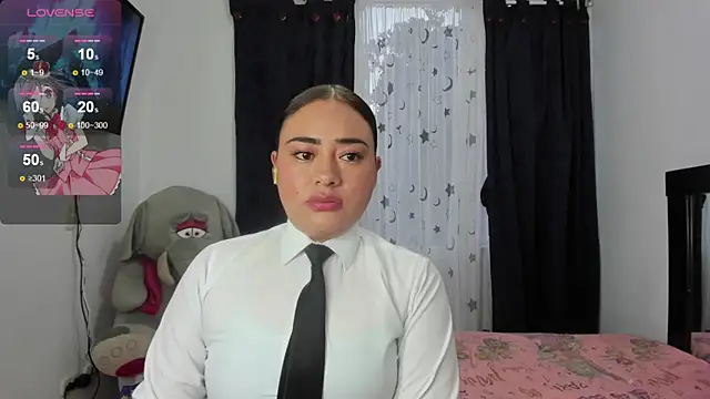 ReyleDoll online show from April 17, 2026, 10:57 pm