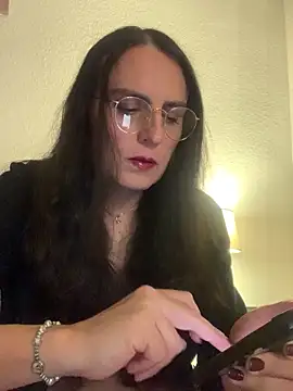 Chic desire online show from April 1, 2026, 9:45 pm