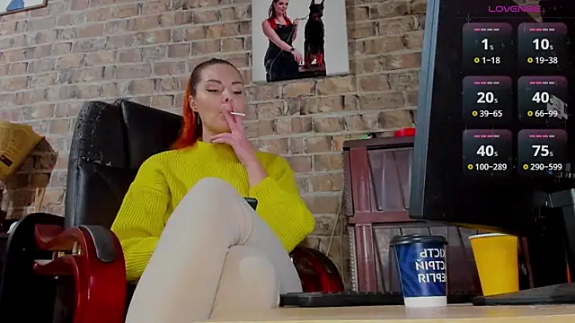 Snapshot of MrsVenus chatting on December 5, 2024, 7:27 am MrsVenus online show from December 5, 2024, 7:27 am