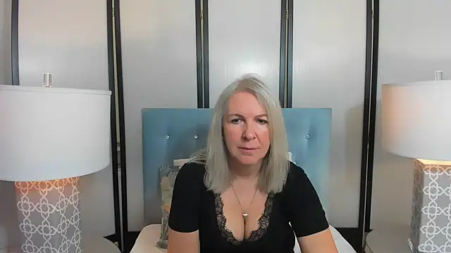 EricaTop online show from October 19, 2025, 5:08 am