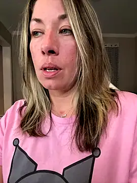 Snapshot of _NinaLuvSins_ chatting on September 29, 2025, 10:36 pm NinaLuvSins online show from September 29, 2025, 10:36 pm