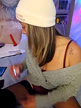 Snapshot of _NinaLuvSins_ chatting on October 29, 2025, 4:31 pm NinaLuvSins online show from October 29, 2025, 4:31 pm