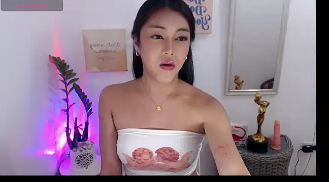 Snapshot of AsianMariaTs chatting on March 21, 2025, 11:01 am AsianMariaTs online show from March 21, 2025, 11:01 am
